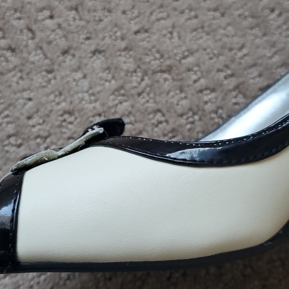 Etienne Aigner flower peep toe wedge heels NWOT - Picture 9 of 11